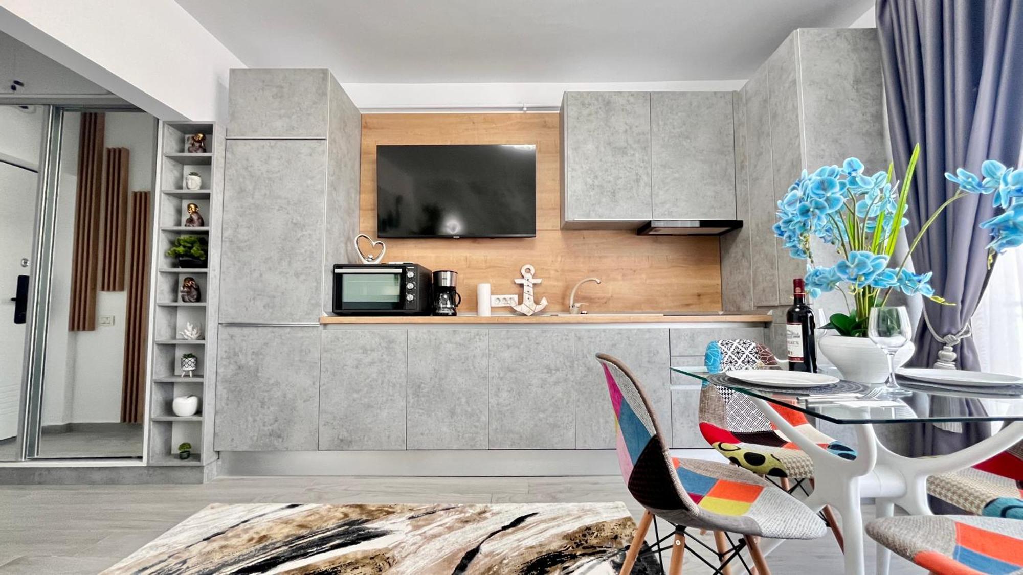Cosmopolitan - Studio Pe Plaja Cu Vedere La Mare & Loc Parcare Gratis Năvodari Exterior foto