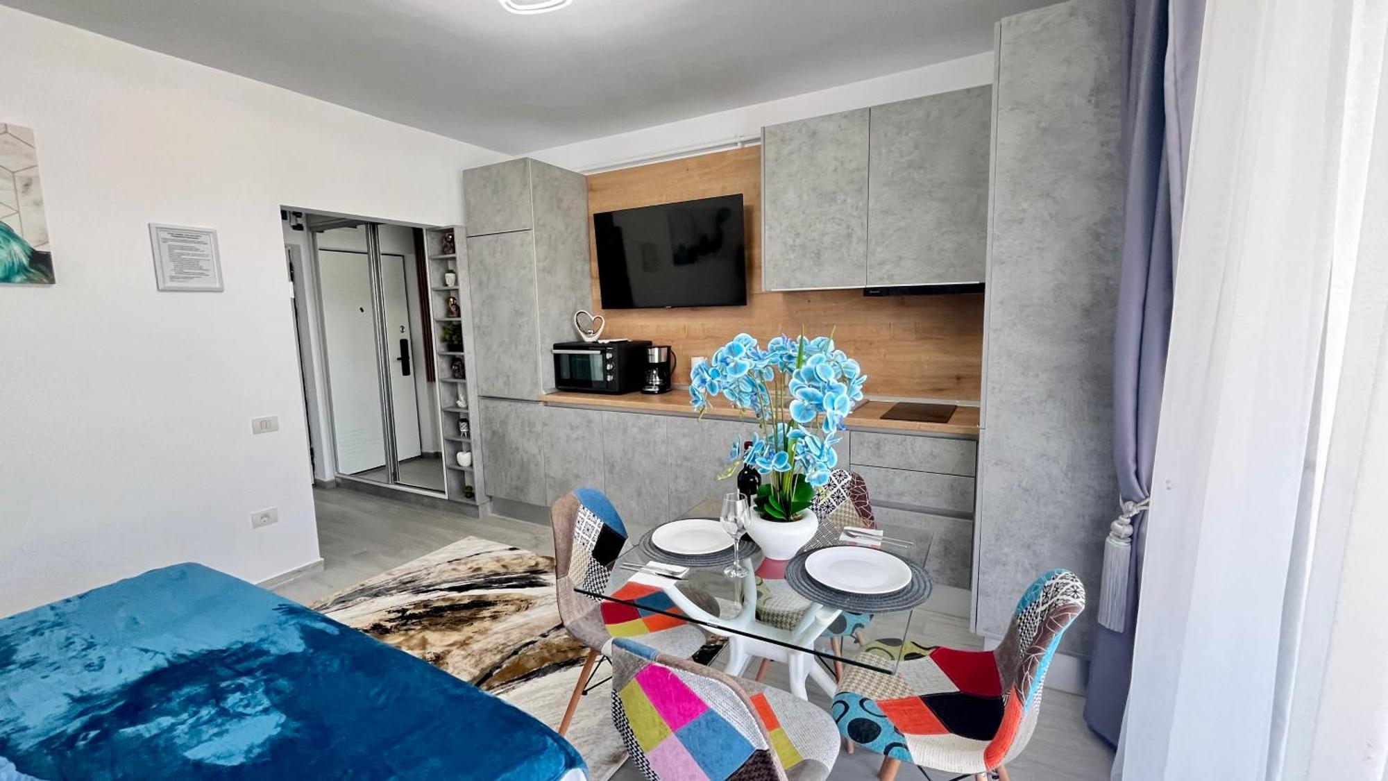 Cosmopolitan - Studio Pe Plaja Cu Vedere La Mare & Loc Parcare Gratis Năvodari Exterior foto